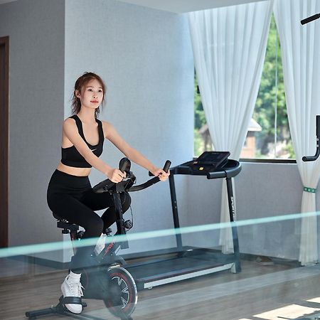 Zhangjiajie Utopia Hotel--Free One Way Pick Up Service Over 2 Nights Exterior photo