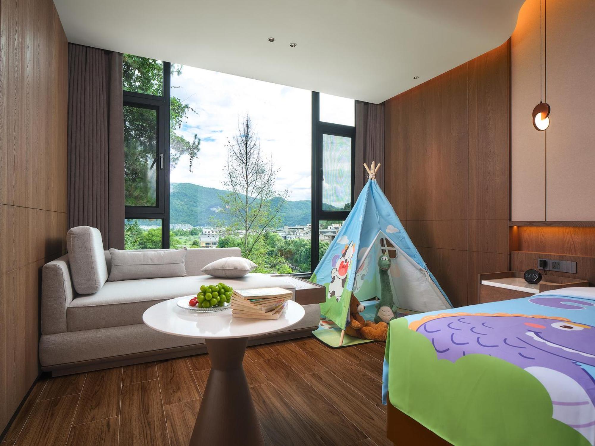 Zhangjiajie Utopia Hotel--Free One Way Pick Up Service Over 2 Nights Exterior photo