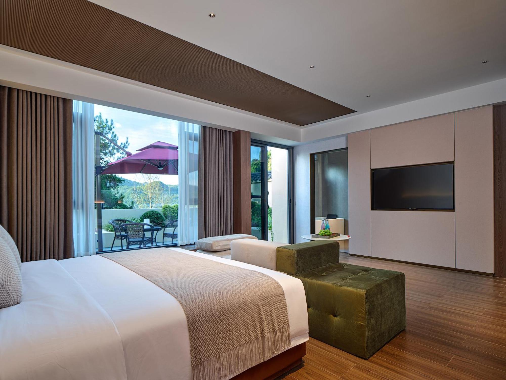 Zhangjiajie Utopia Hotel--Free One Way Pick Up Service Over 2 Nights Exterior photo