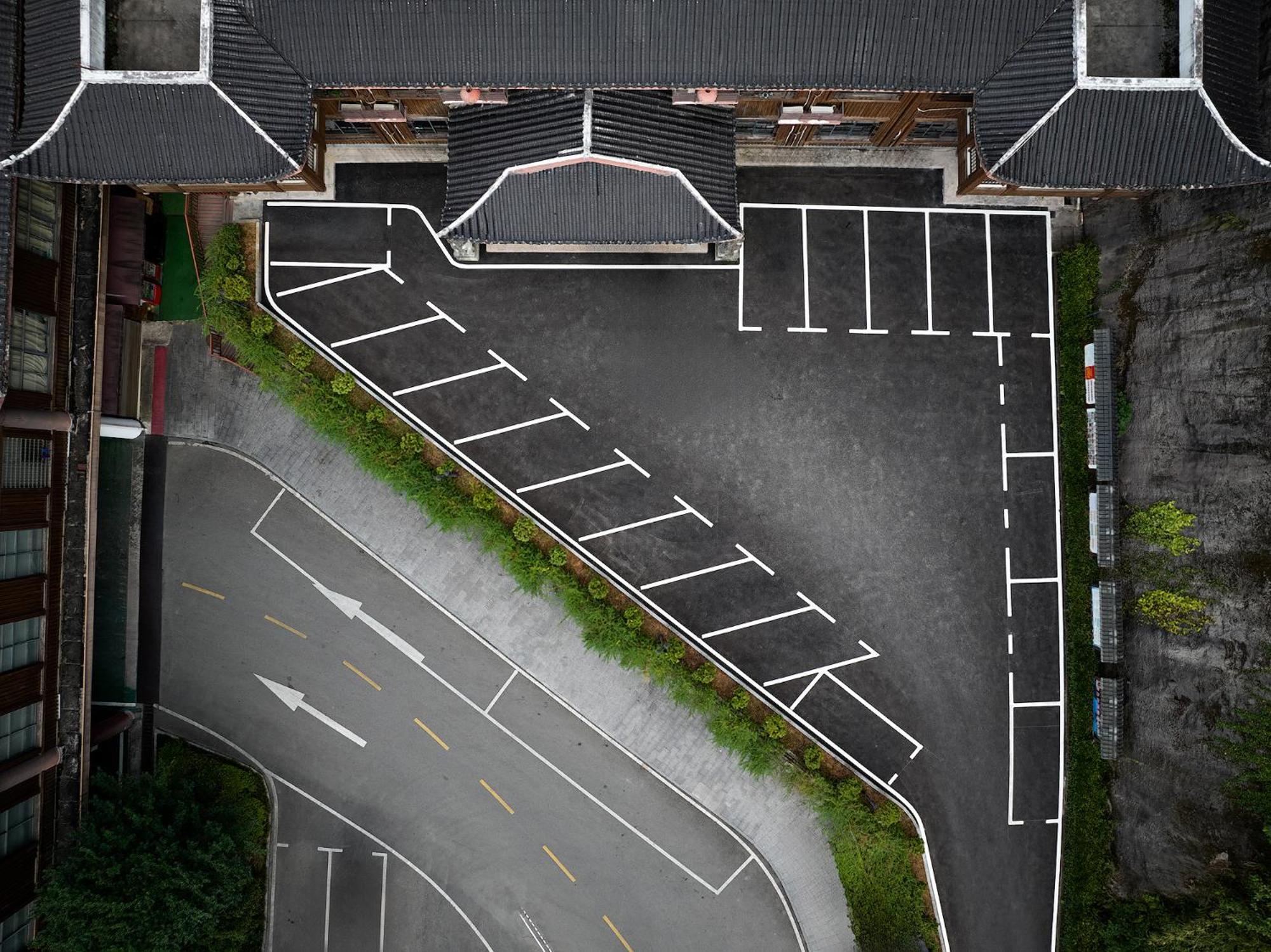 Zhangjiajie Utopia Hotel--Free One Way Pick Up Service Over 2 Nights Exterior photo